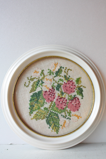北欧刺繍/ハンドメイド/クロスステッチ/ラズベリー/SOLD OUT