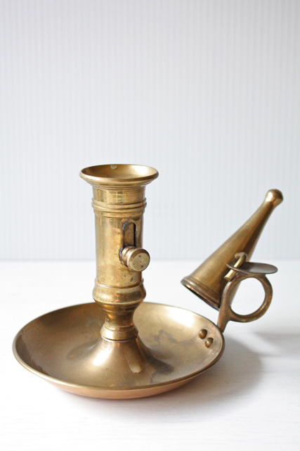 ブロカント/真鍮/ヴィンテージキャンドルホルダー/火消付きのクラシカルタイプ/SOLD OUT