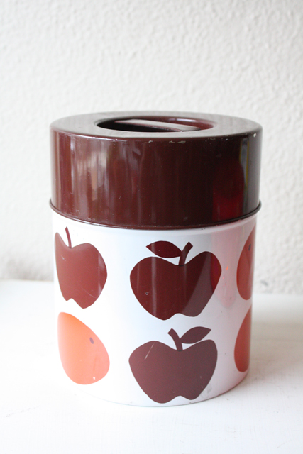 北欧ヴィンテージ缶