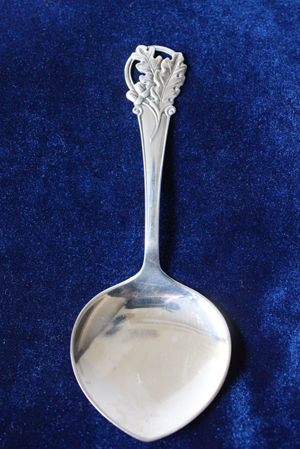 北欧ヴィンテージ/デンマーク製/ヴィンテージカトラリー/ケーキサーバー/どんぐりモチーフ/純銀/SOLD OUT