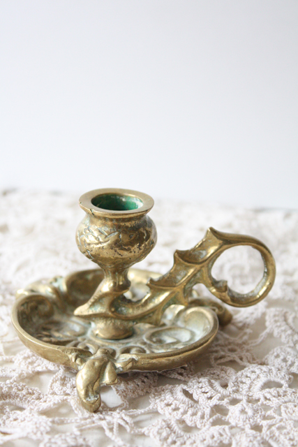 ブロカント/真鍮/ヴィンテージキャンドルホルダー/持ち手用輪っか付き/足つき/SOLD OUT