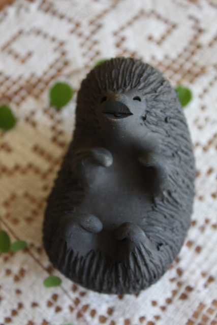 北欧ヴィンテージ/デンマーク製/ELLEN　KARLSEN/ハリネズミの置物（寝姿）/No1/SOLD OUT