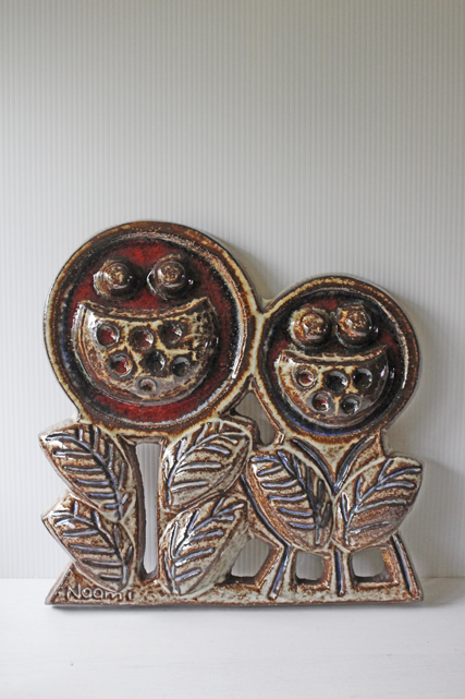 北欧ヴィンテージ/SOHOLM（スーホルム）/陶板の壁掛け/フラワーモチーフ