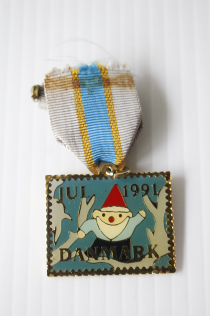 デンマーク郵便局/北欧ヴィンテージクリスマスブローチ/1991年