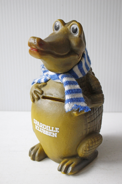 横幅9cm、高さ18cm