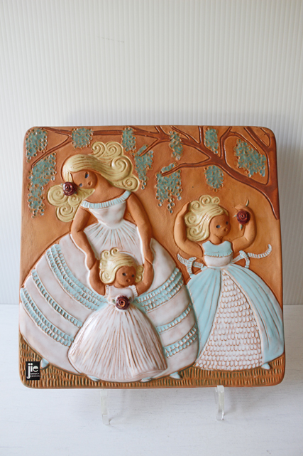 北欧ヴィンテージ/jie gantofta社/陶板の壁掛け/ママと二人の女の子/SOLD OUT