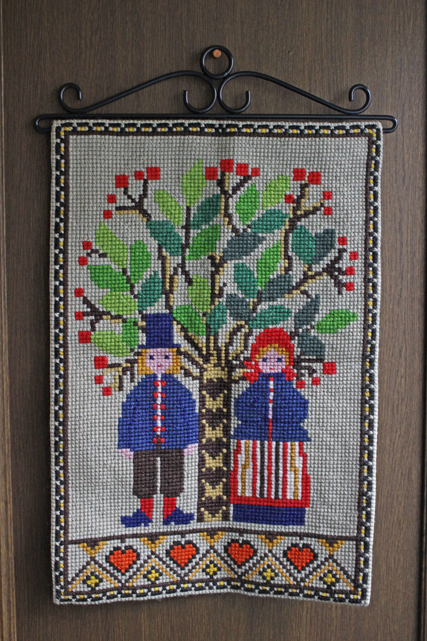 北欧ヴィンテージ/刺繍壁掛け/民族衣装の男女