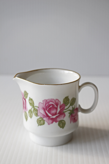 北欧ヴィンテージ/Upsala Ekeby/フラワーモチーフ/クリーマー/SOLD OUT