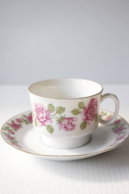 北欧ヴィンテージ/Upsala Ekeby/フラワーモチーフ/カップ＆ソーサー/SOLD OUT