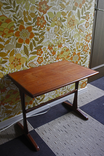 38×58cm、高さ46cm