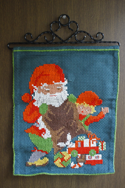 北欧ヴィンテージ/手刺繍壁掛け/サンタと坊や/SOLDOUT