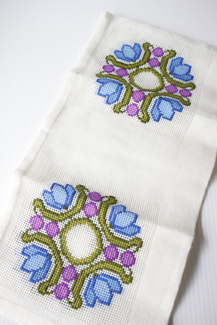 北欧刺繍/ヴィンテージクロス/お花のリース/SOLD OUT