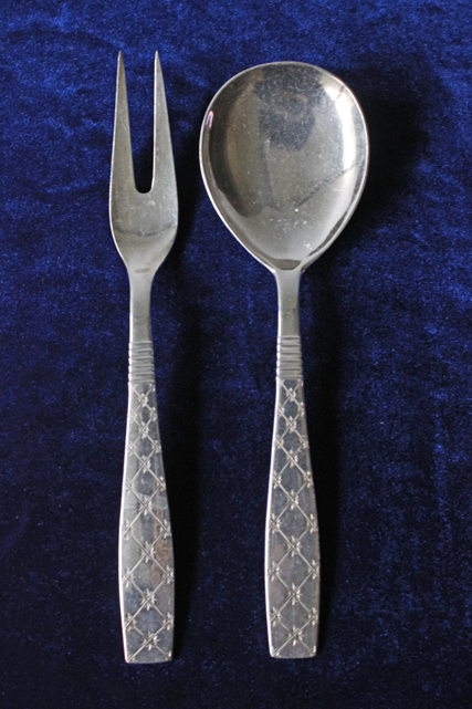 スプーン長さ19cm、フォーク長さ20.5cm
