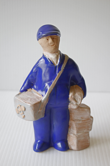 横幅9.5cm、高さ16cm