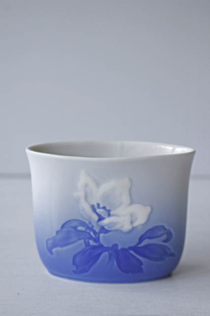 Φ8.3×4cm、高さ6.5cm