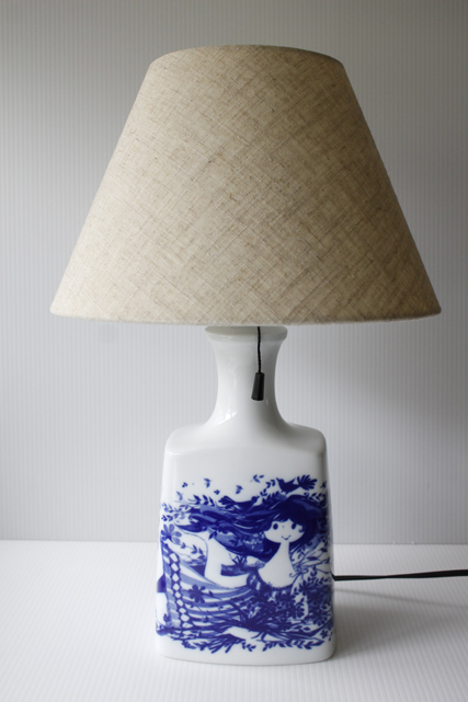 14×9cm、高さ44cm
