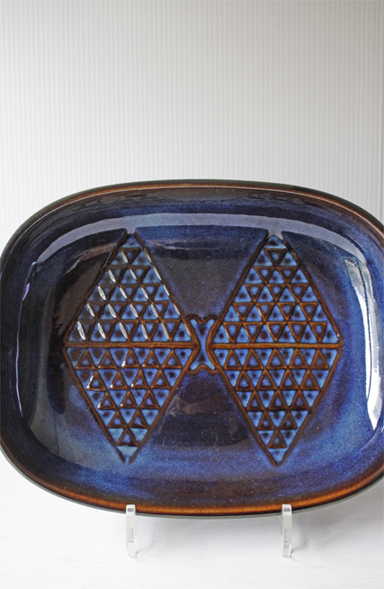 29×22.5cm、高さ5.5cm