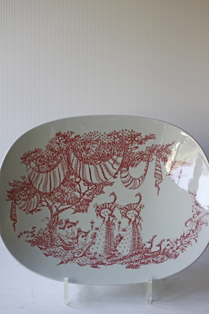 28×22cm、高さ4.5cm