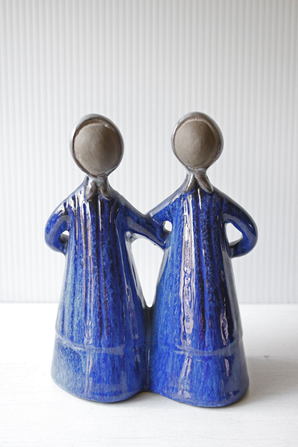 2人とも首が折れて補修してある