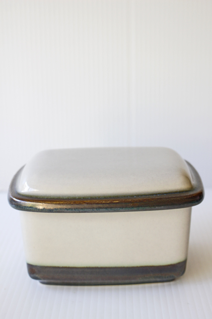 8.5×12cm、高さ6.5cm