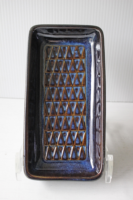 28.5×9.5cm、高さ3.5cm
