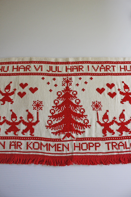 大判！【クリスマス】北欧ヴィンテージ/手刺繍壁掛け/ニッセのダンス/SOLD OUT
