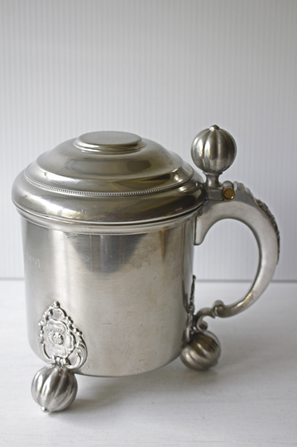 Φ12cm、高さ13cm、ふた含む高さ17cm