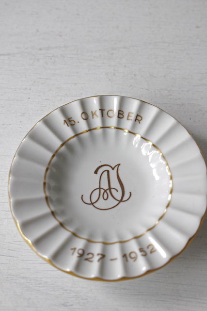北欧ヴィンテージ/Lyngby Porcelain/アイボリーホワイト豆皿/ノベルティ/No.3