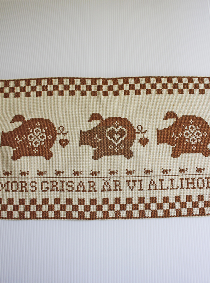 【クリスマス】北欧ヴィンテージ/手刺繍壁掛け/3匹の豚さん/SOLD OUT