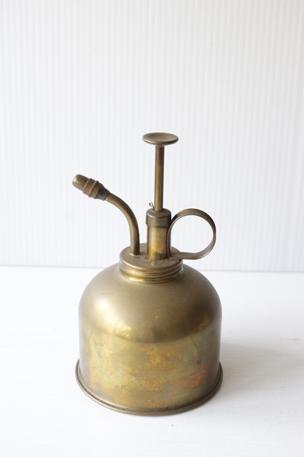 Φ8.5cm、高さ14cm/香港製