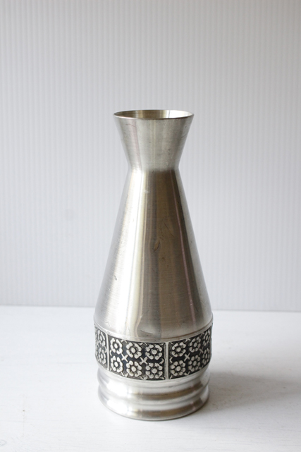 底面Φ7.5cm、高さ19cm