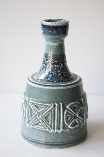ヒビあり/Φ8.5cm、高さ15cm