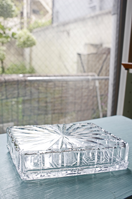 15×9.5cm、高さ4.5cm