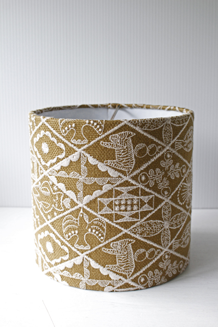 北欧照明/ランプシェード/ミナペルホネン/刺繍/サンドカラー（Φ18ｃｍ×高さ17ｃｍ）/SOLD OUT