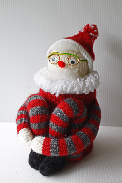 横幅15cm、高さ24cm（帽子のボンボコまで）