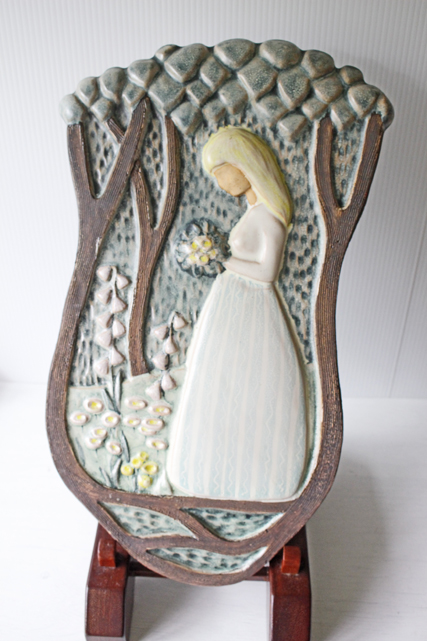 北欧ヴィンテージ/Irma Yourstone/陶板の壁掛け/少女の祈り/SOLD OUT