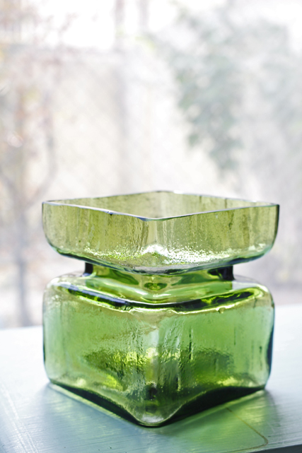 10.5×10.5cm、高さ11.5cm