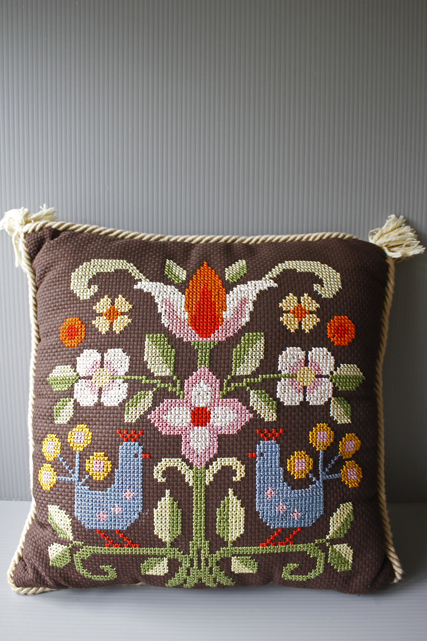北欧刺繍/ヴィンテージクッション/鳥モチーフ/SOLD OUT