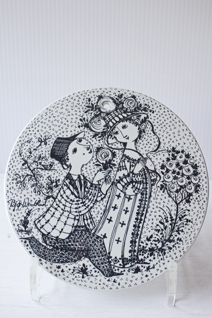 北欧ヴィンテージ/Bjorn　Wiinblad（ヴョルン・ウィンブラッド）/マンスリープレート（6月）/黒