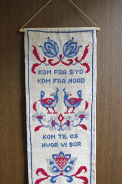 北欧ヴィンテージ/手刺繍壁掛け/我が家へようこそ！/SOLD OUT