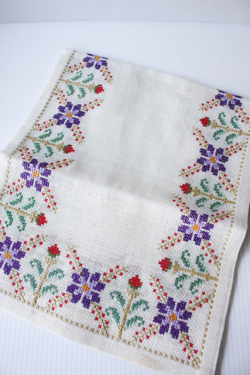 北欧ヴィンテージ/刺繍クロス/フラワーモチーフ/SOLD OUT
