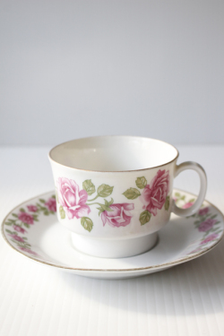 北欧ヴィンテージ/Upsala Ekeby/フラワーモチーフ/カップ＆ソーサー/SOLD OUT