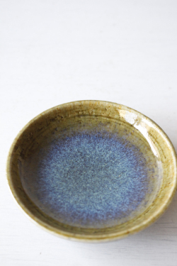 Φ8.5cm、高さ2.5cm