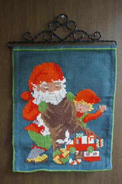 北欧ヴィンテージ/手刺繍壁掛け/サンタと坊や/SOLDOUT