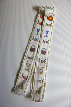 北欧ヴィンテージ/トレイホルダー/手刺繍/キッチンツール/SOLD OUT