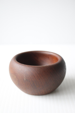 Φ7.5cm、高さ4.5cm