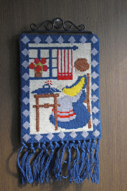 北欧ヴィンテージ/刺繍壁掛け/タイプを打つ女性