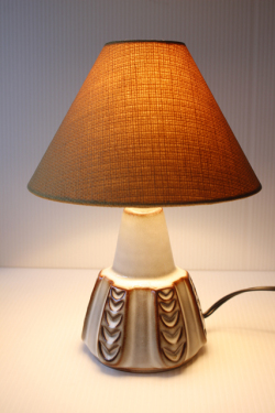 Φ10.5cm、高さ23cm