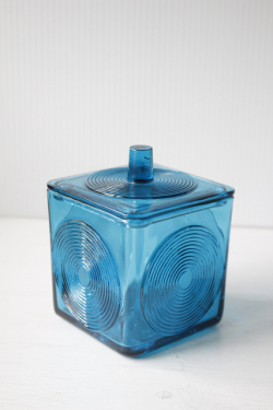 8×8cm、高さ8cm