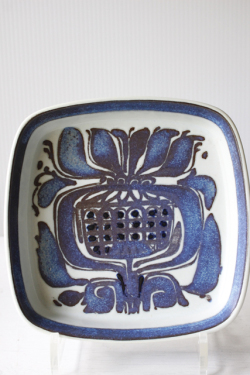 北欧ヴィンテージ/Royal Copenhagen/バッカ/角皿（17×17cm）/No.2/SOLD OUT